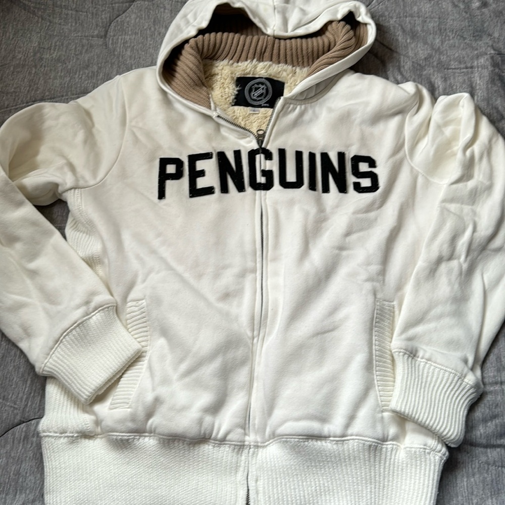 Pittsburgh Penguins heavy zip up hoodie Women’s size large